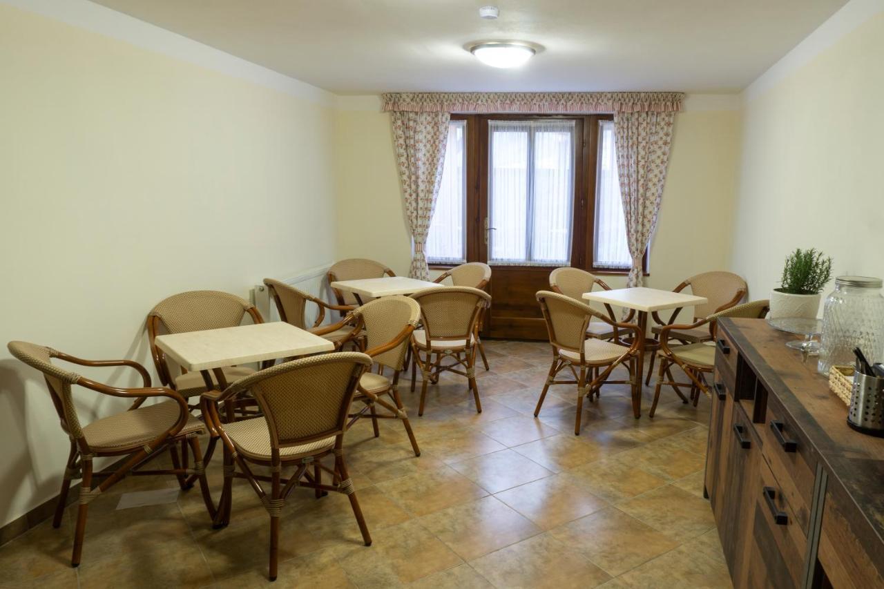 Penzion Růže Benesov nad Ploucnici Exteriér fotografie